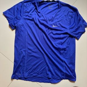 men’s medium lightweight running shirt